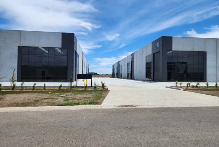 9/16 Concept Drive Delacombe VIC 3356 - Image 2