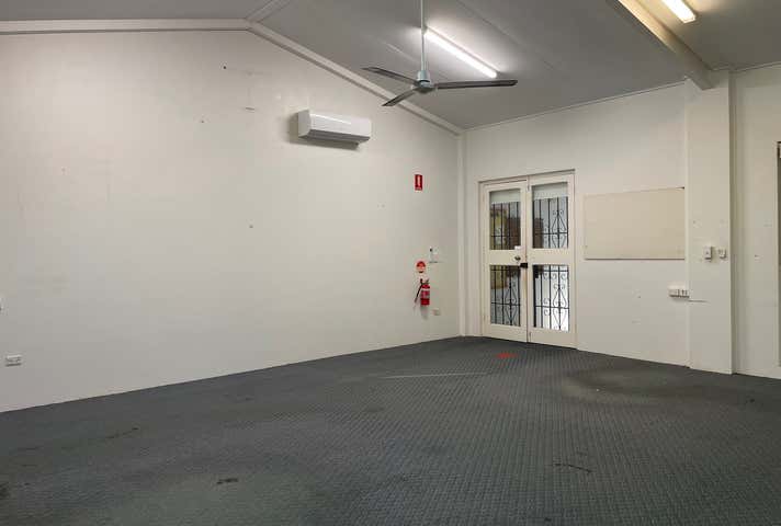 2/472 Severin Street Manunda QLD 4870 - Image 4