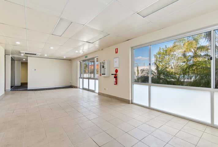12 Hanwell Way Bassendean WA 6054 - Image 3
