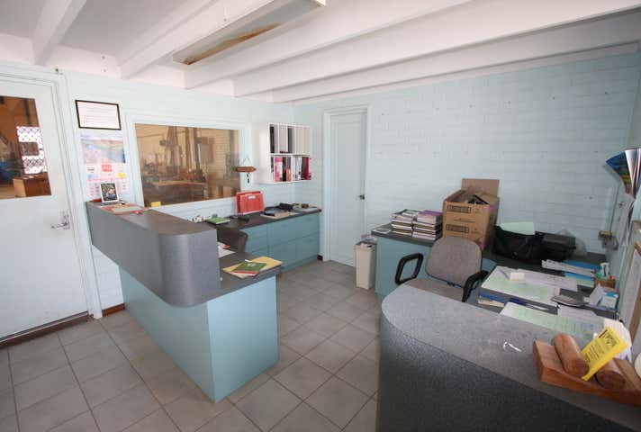 6 Rothschild Place Midvale WA 6056 - Image 5