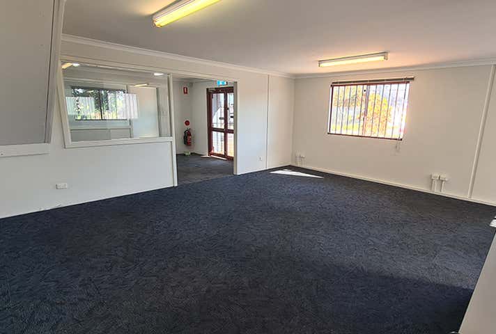 30 Truganina Rd Malaga WA 6090 - Image 12