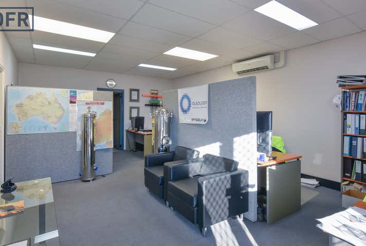 30 Parkinson Lane Kardinya WA 6163 - Image 4