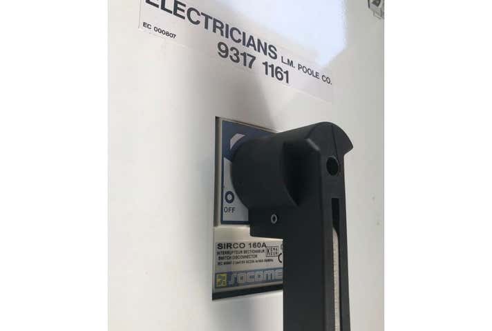 2/50 Mordaunt Cct Canning Vale WA 6155 - Image 12