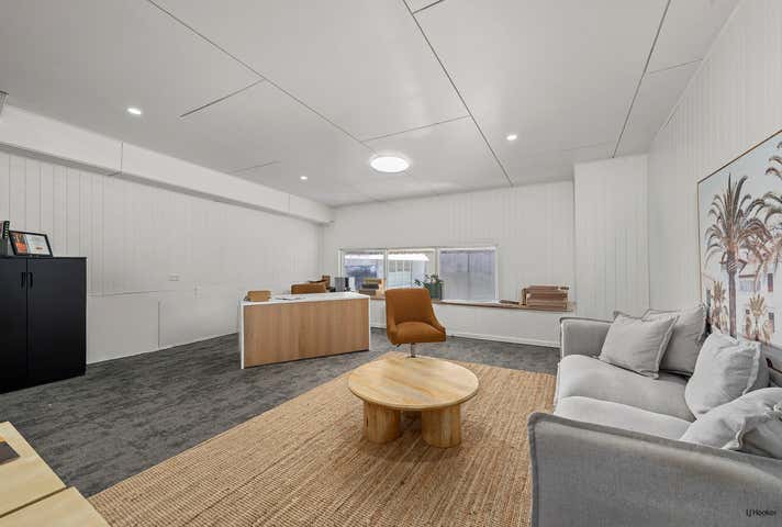 2/27 Hutchinson Street Burleigh Heads QLD 4220 - Image 3