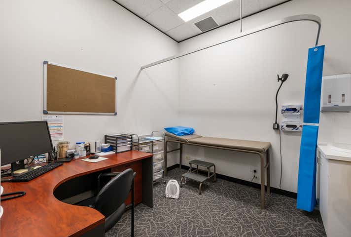 Roxburgh Park Superclinic, Homestead Plaza, 101 Ravenhill Boulevard Roxburgh Park VIC 3064 - Image 5