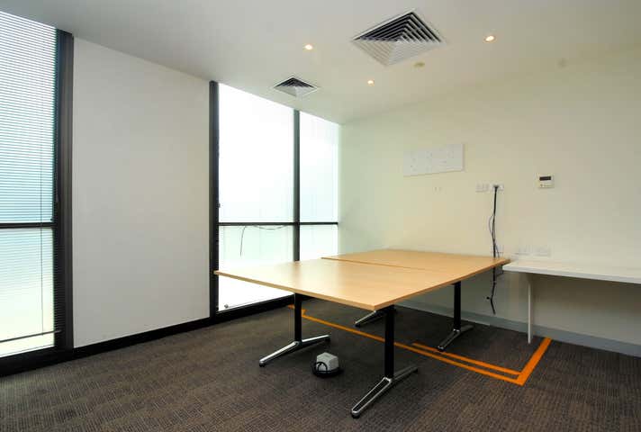 2/50-52 Mitchell Street Bendigo VIC 3550 - Image 2