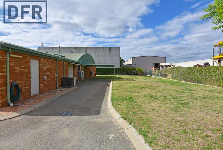 4 Kalmia Road Bibra Lake WA 6163 - Image 6