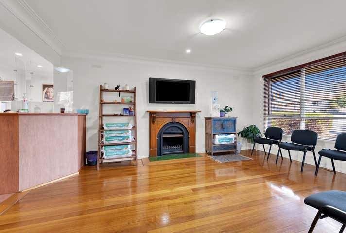 130 Watsonia Road Watsonia VIC 3087 - Image 2