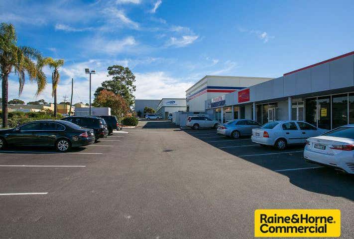 Unit 4 / 1892 Beach Road Malaga WA 6090 - Image 22