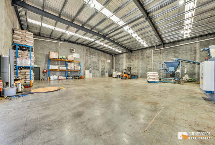 22 Yellowbox Drive Craigieburn VIC 3064 - Image 9