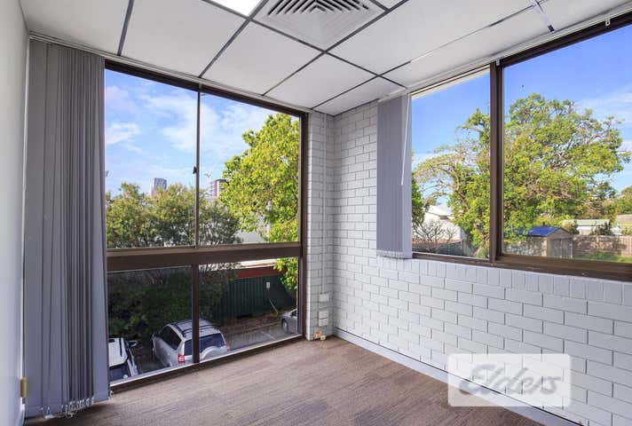 6 Qualtrough Street Woolloongabba QLD 4102 - Image 8