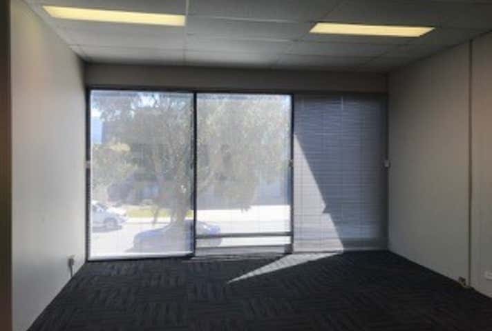 4/73 Discovery Drive Bibra Lake WA 6163 - Image 9