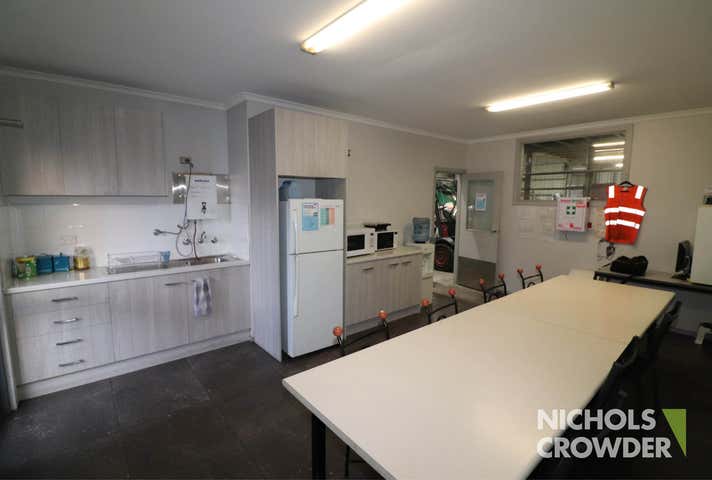 14 Frankston Gardens Drive Carrum Downs VIC 3201 - Image 5