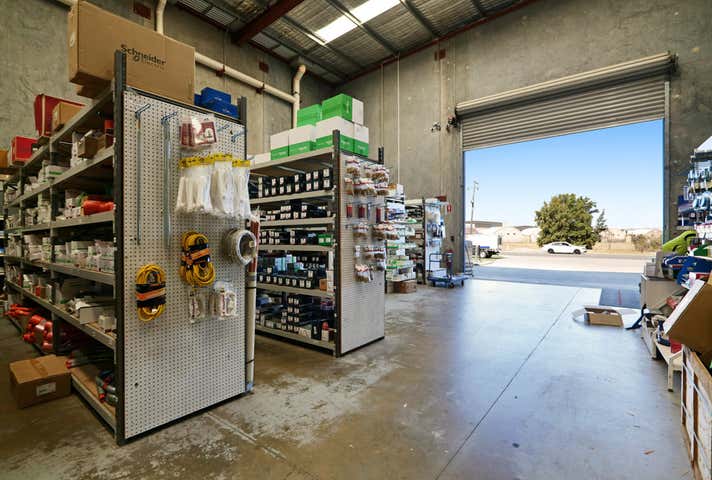 Unit 1/15 Baile Road Canning Vale WA 6155 - Image 4