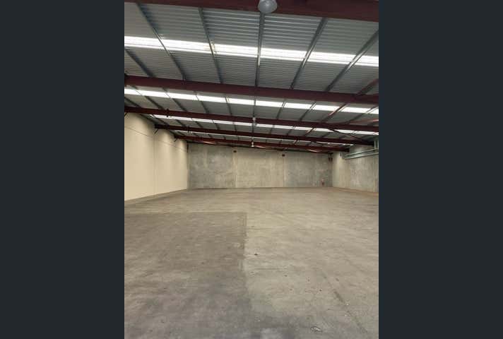 34 Tulloch Way Canning Vale WA 6155 - Image 3