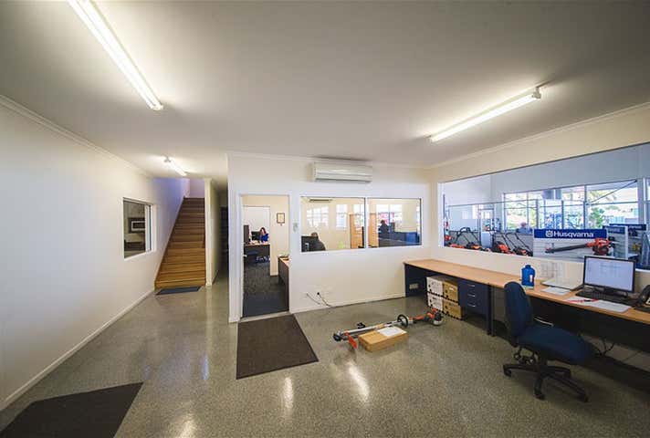 396 Yaamba Road Norman Gardens QLD 4701 - Image 6