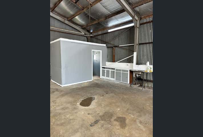 58 Morehead Street Bungalow QLD 4870 - Image 6