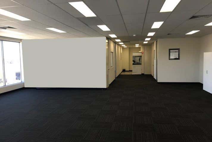 33 Lancaster Rd Wangara WA 6065 - Image 5