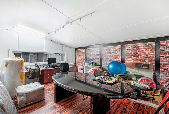 5 Ern Harley Drive Burleigh Heads QLD 4220 - Image 5