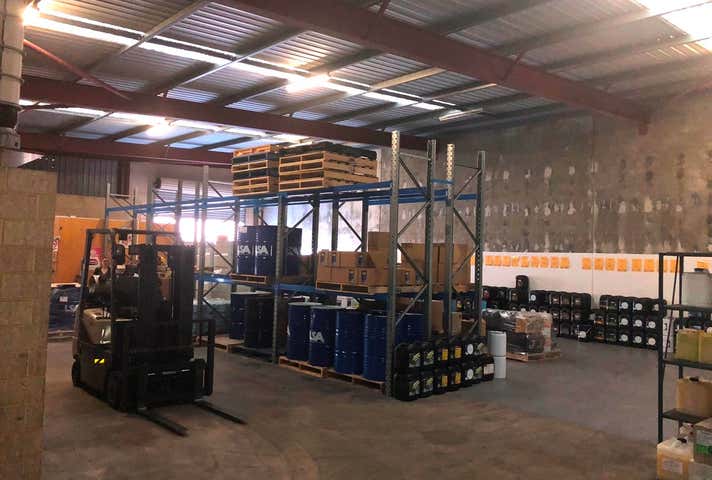 1/11 Oxleigh Drive Malaga WA 6090 - Image 4