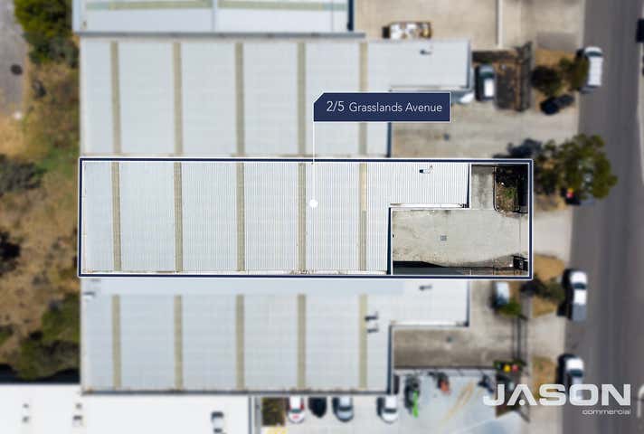 2/5 Grasslands Avenue Craigieburn VIC 3064 - Image 13