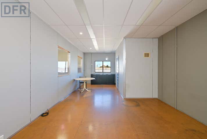 3/33 Hammond Road Cockburn Central WA 6164 - Image 13