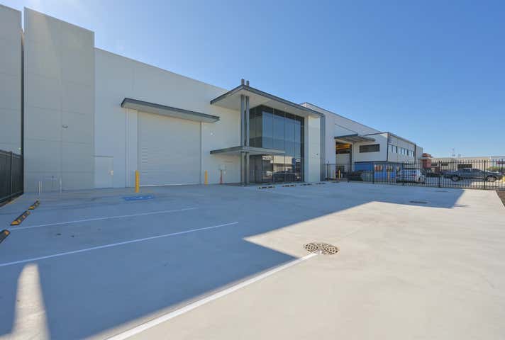 8 Oban Link Canning Vale WA 6155 - Image 2