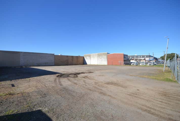 10-12 Somersby Road Welshpool WA 6106 - Image 1