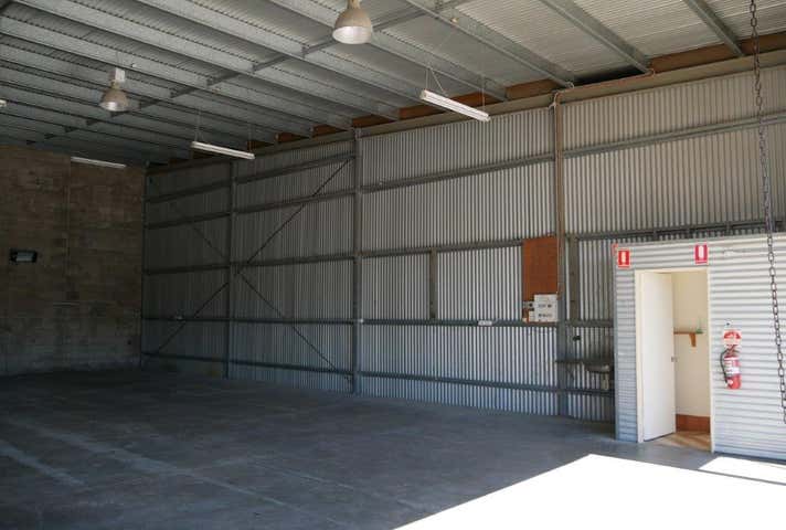 4/91 Lobb Street Churchill QLD 4305 - Image 3