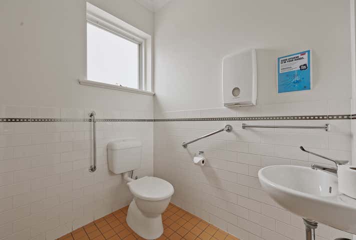 19 Victoria Street Victor Harbor SA 5211 - Image 15