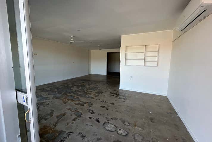 4 & 5/16 Bideford Street Torquay QLD 4655 - Image 3