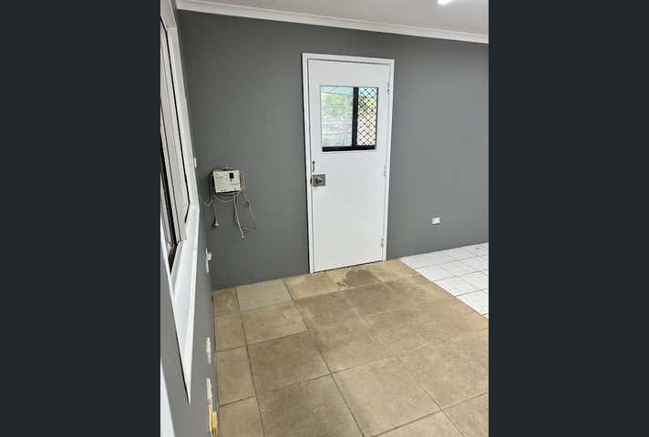 58 Morehead Street Bungalow QLD 4870 - Image 12