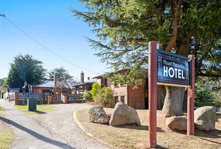 694-696 Mount Macedon Road Mount Macedon VIC 3441 - Image 2