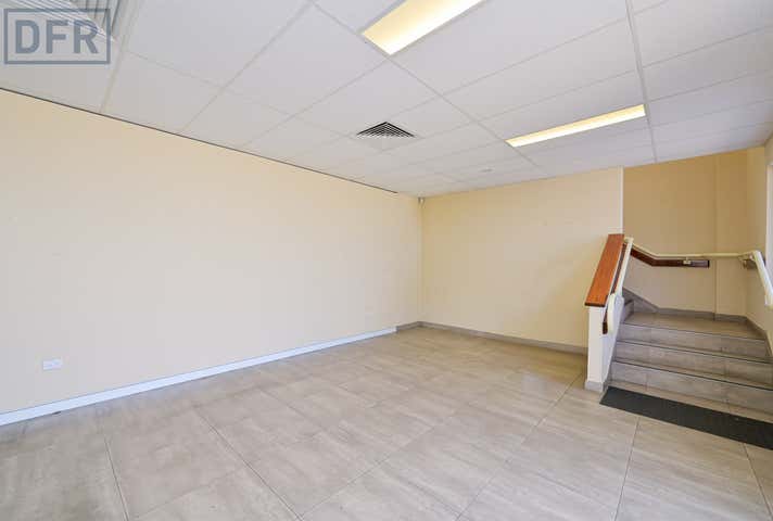 49 Howson Way Bibra Lake WA 6163 - Image 18