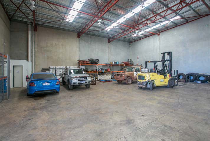 8 Mordaunt Circuit Canning Vale WA 6155 - Image 14