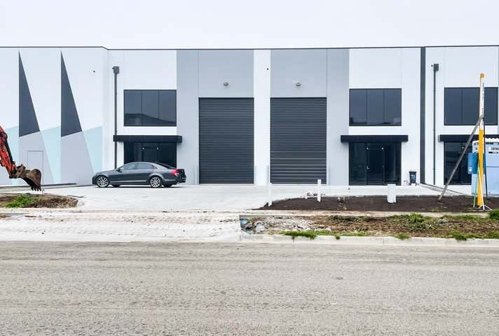 1 & 2/21 Camino Crescent Cranbourne West VIC 3977 - Image 3