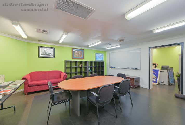 113 Garling Street O'Connor WA 6163 - Image 11