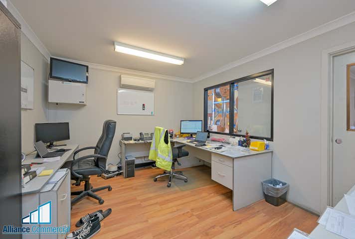 24 GARNET WAY Maddington WA 6109 - Image 11