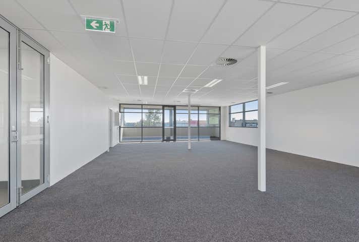 9/13 Hobsons Gate Currambine WA 6028 - Image 9