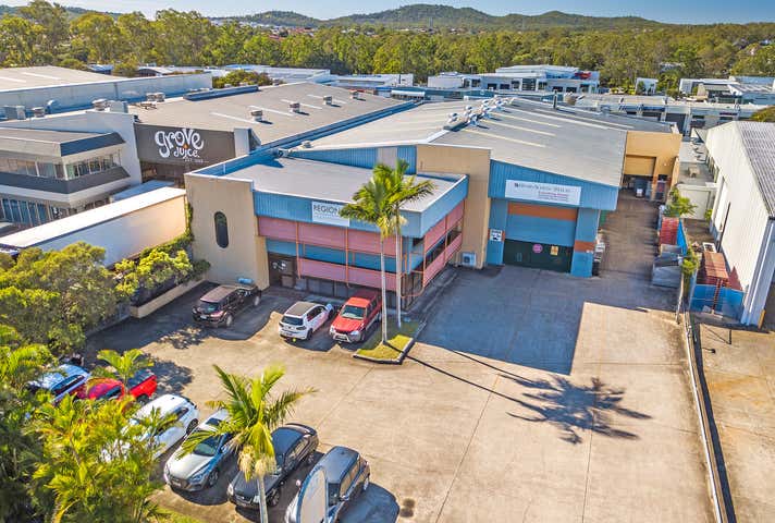 33 Devlan Street Mansfield QLD 4122 - Image 1