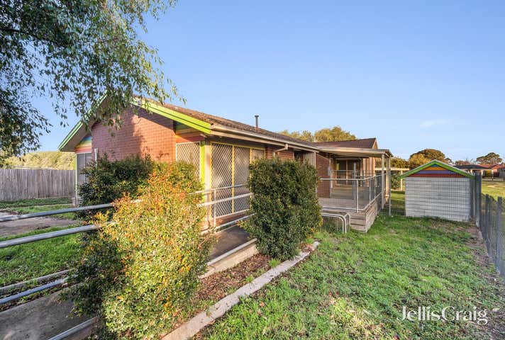 102 Leawarra Crescent Delacombe VIC 3356 - Image 1