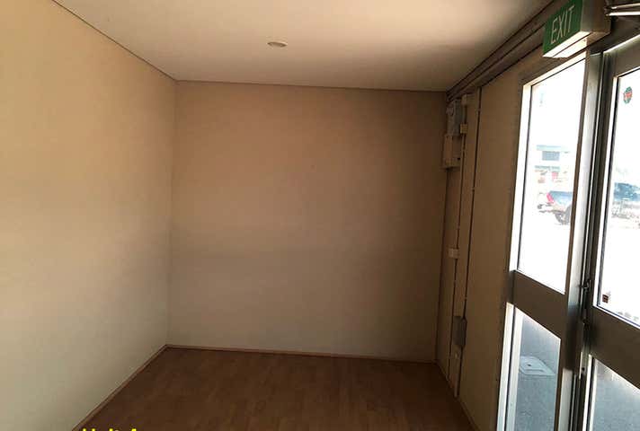 30 Howson Way Bibra Lake WA 6163 - Image 12