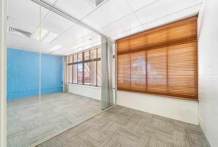 10/77 Redcliffe Parade Redcliffe QLD 4020 - Image 9