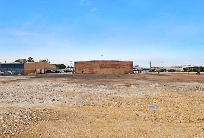 13 Malcolm Road Maddington WA 6109 - Image 4