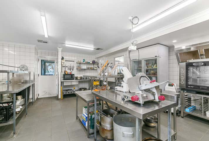 137 Melville Parade Como WA 6152 - Image 29