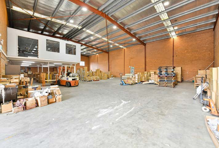 33 Garema Circuit Kingsgrove NSW 2208 - Image 2