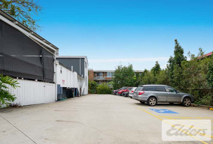 252 Cavendish Road Coorparoo QLD 4151 - Image 8