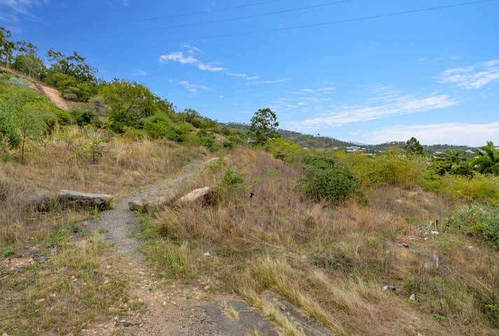 25 Scenic Drive Mount Louisa QLD 4814 - Image 4