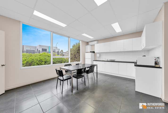 22 Yellowbox Drive Craigieburn VIC 3064 - Image 13