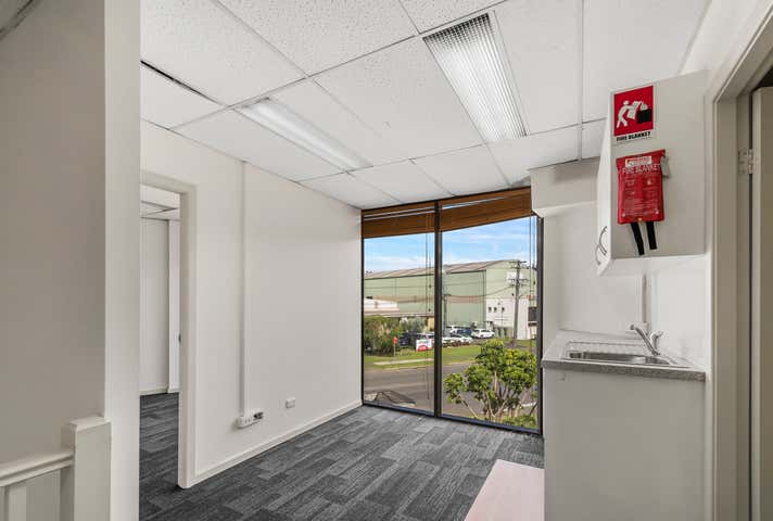 High Exposure Office Industrial Area, Suite 1, 247 Nolan Street Unanderra NSW 2526 - Image 4